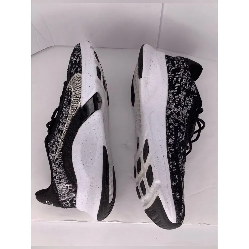 Nike Black/White Cross Training Running Women’s Low Top Sneakers Sz 7